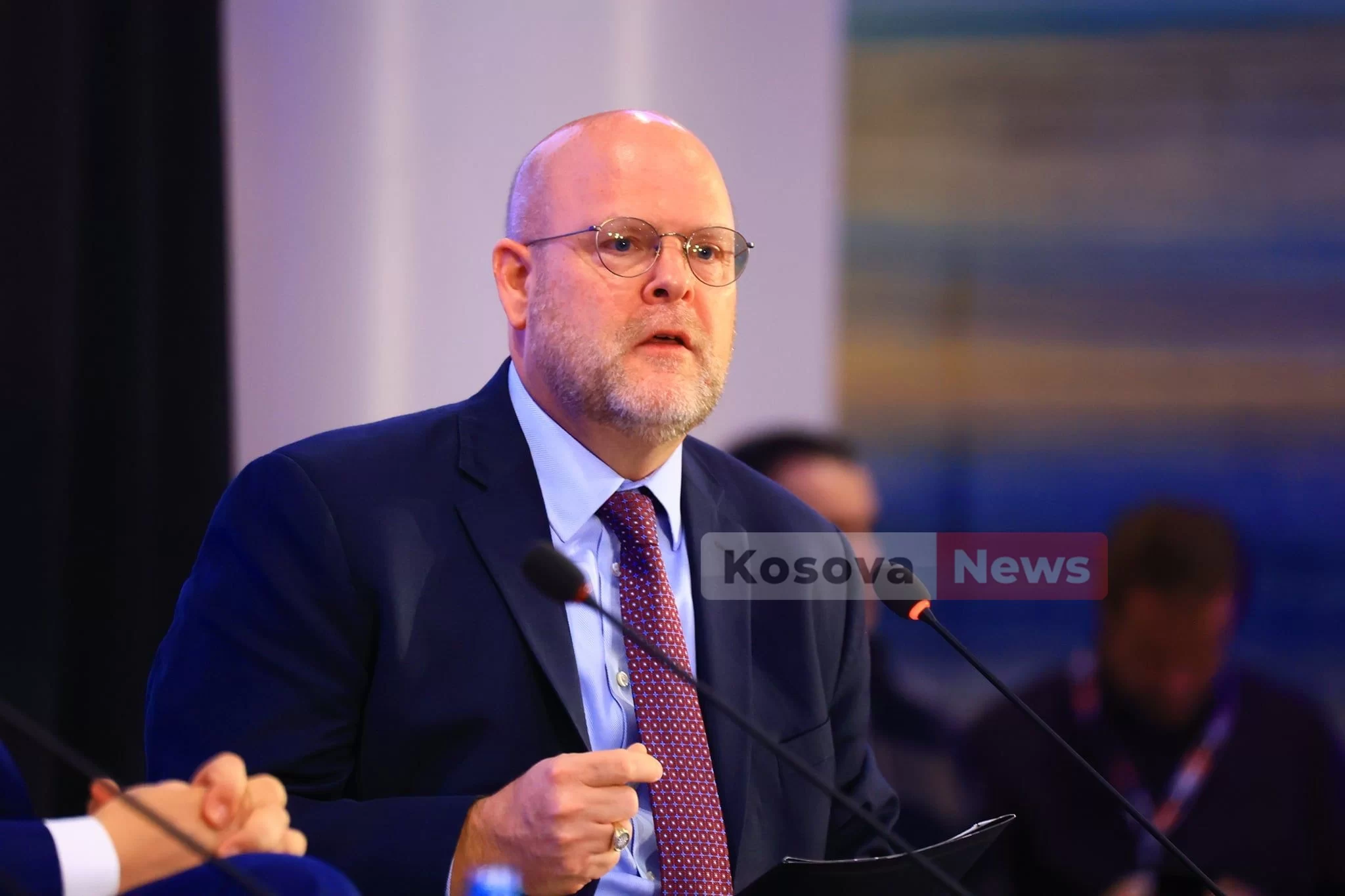 Hovenier: Sulmi ishte i koordinuar dhe sofistikuar – armët e konfiskuara s’mund t’i siguronte një qytetar i thjeshtë