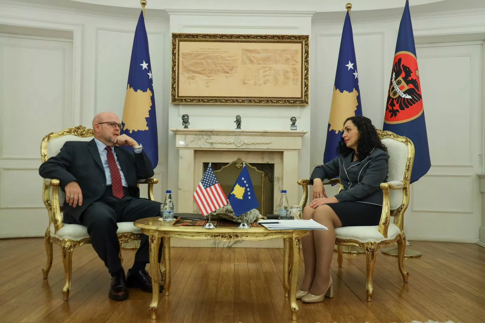 Presidentja Osmani i thotë Hovenierit se Serbia duhet të ketë përgjegjësi për sulmin terrorist të së dielës