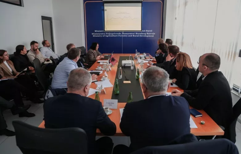 Kusari-Lila, Muja dhe Murati takojnë prodhuesit e qumështit