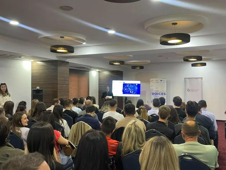 Një në katër të rinj në Kosovë jashtë punës, arsimit dhe trajnimeve profesionale