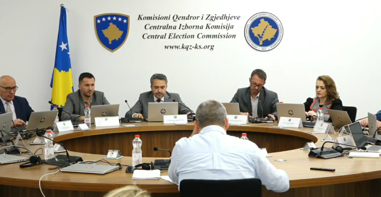 KQZ finalizon dizajnin e fletëvotimeve me 21 subjekte politike