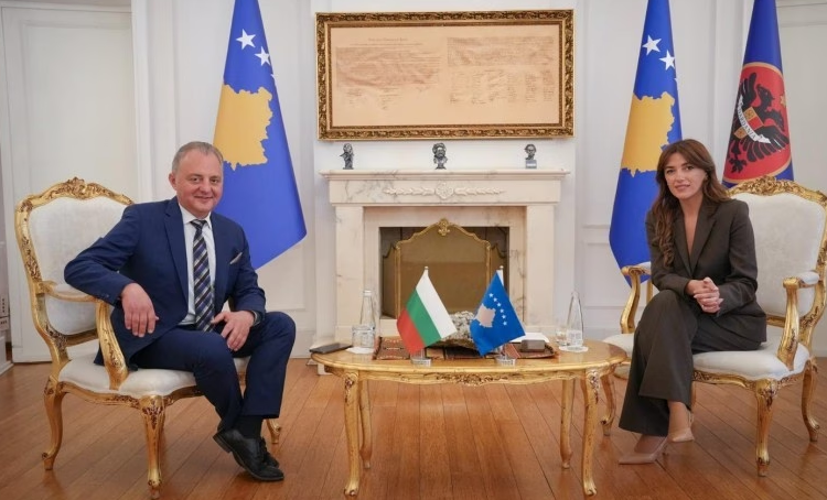 Haxhiu takon ambasadorin e Bullgarisë, diskutojnë për dialogun politik  